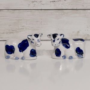 Vintage Dutch Delft Blue Cows Salt & Pepper Shakers